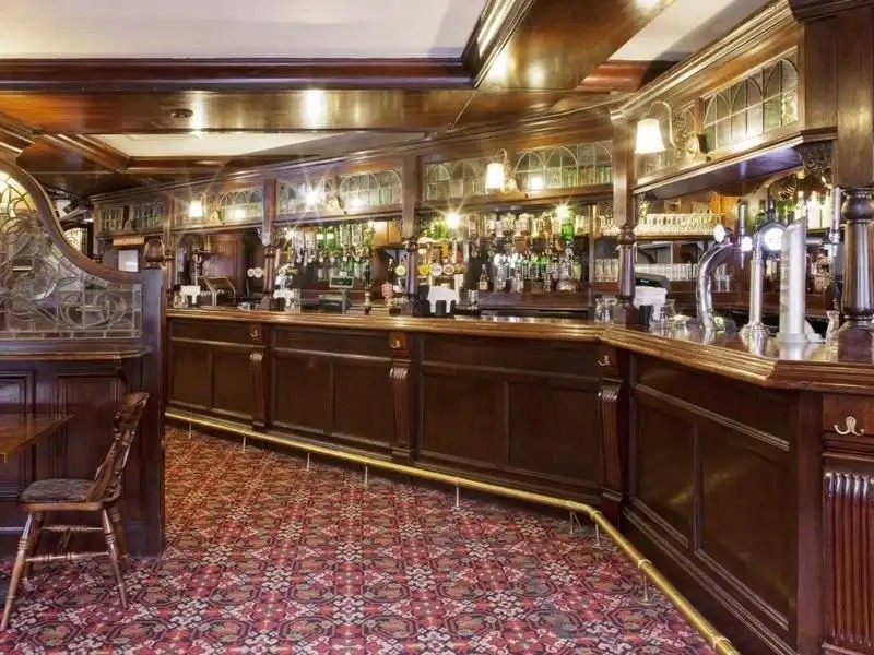 HOLIDAY INN LONDON KENSINGTON FORUM