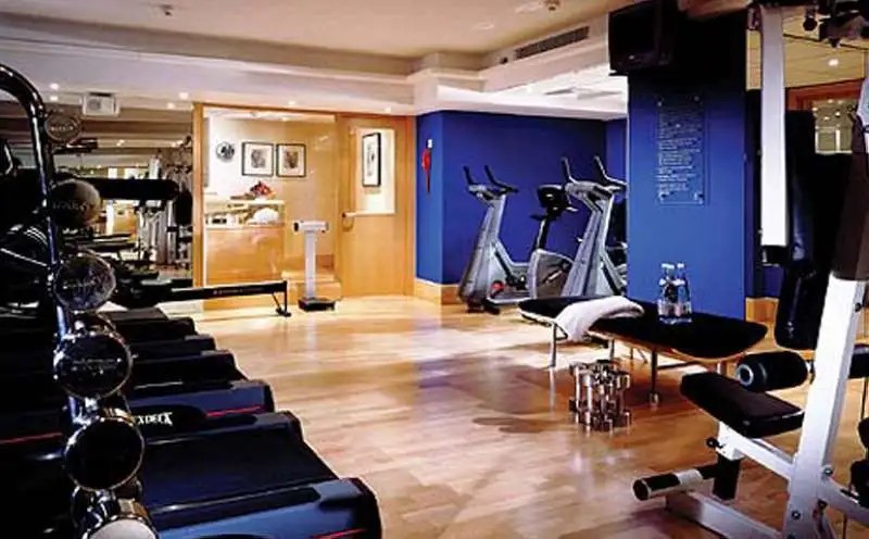 HYATT REGENCY CHURCHILL