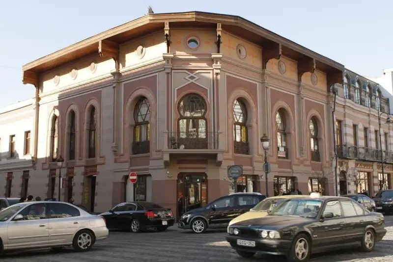 STAR HOTEL