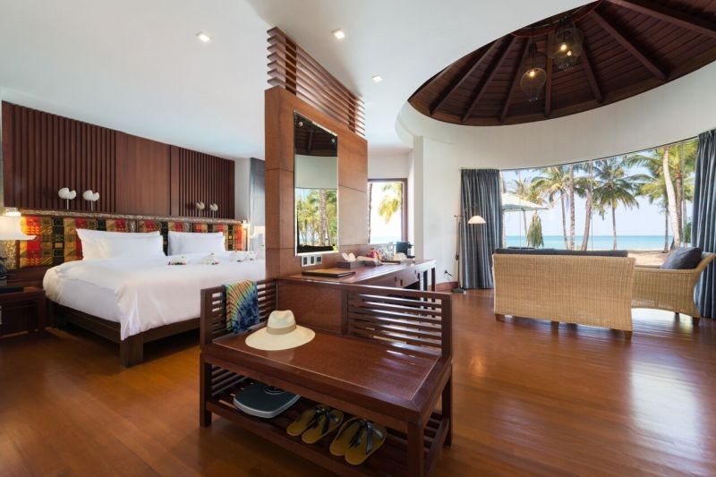 oceanfront jacuzzi villa