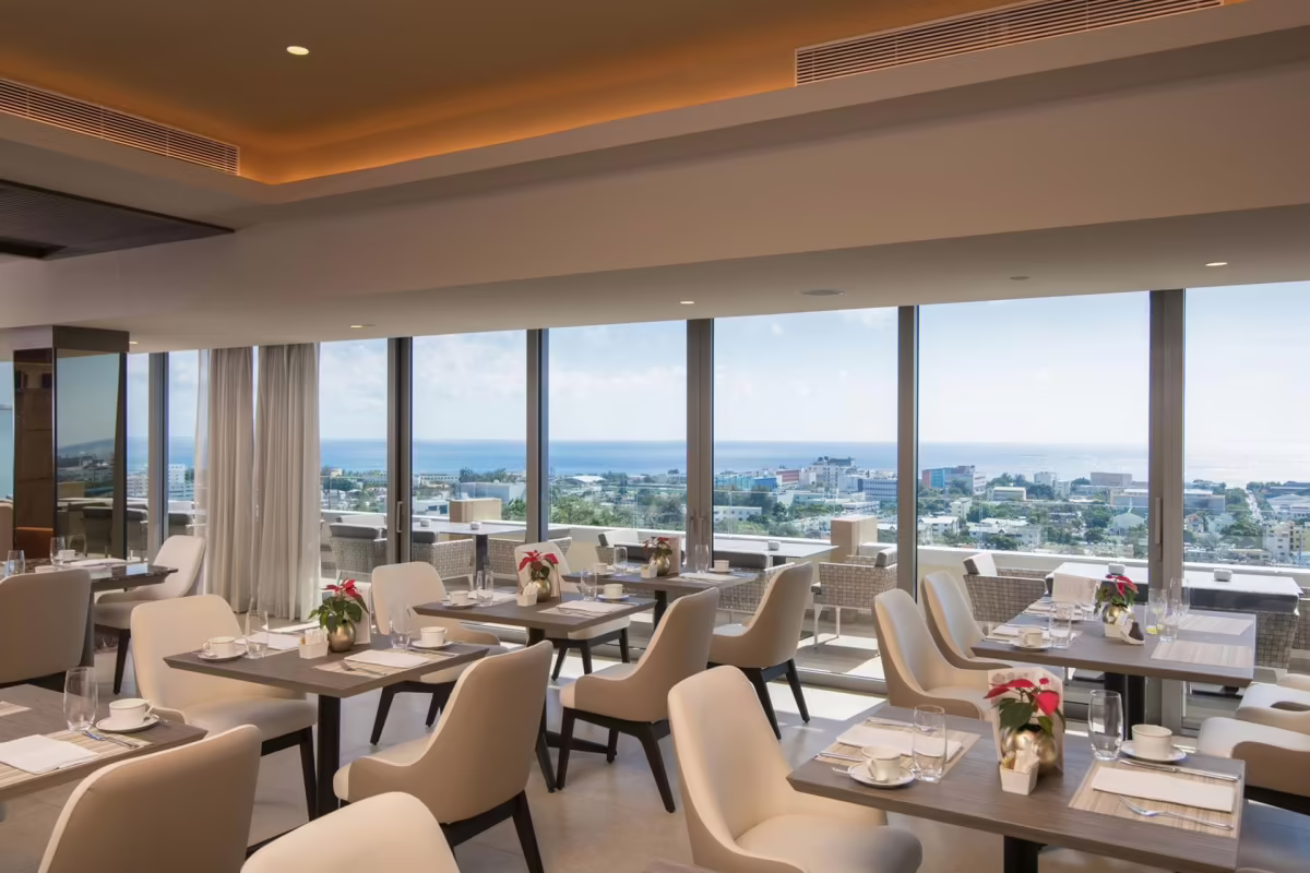 EL EMBAJADOR A ROYAL HIDEAWAY HOTEL (EX. OCCIDENTAL)