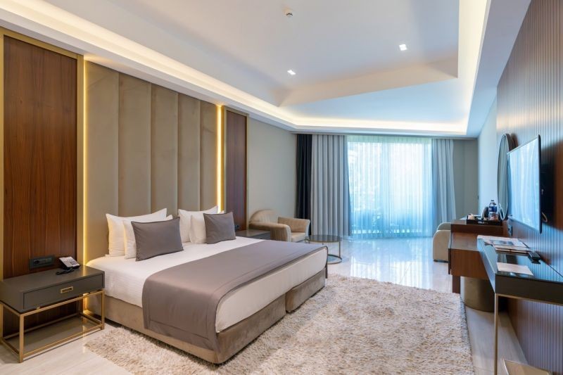 family suite land view