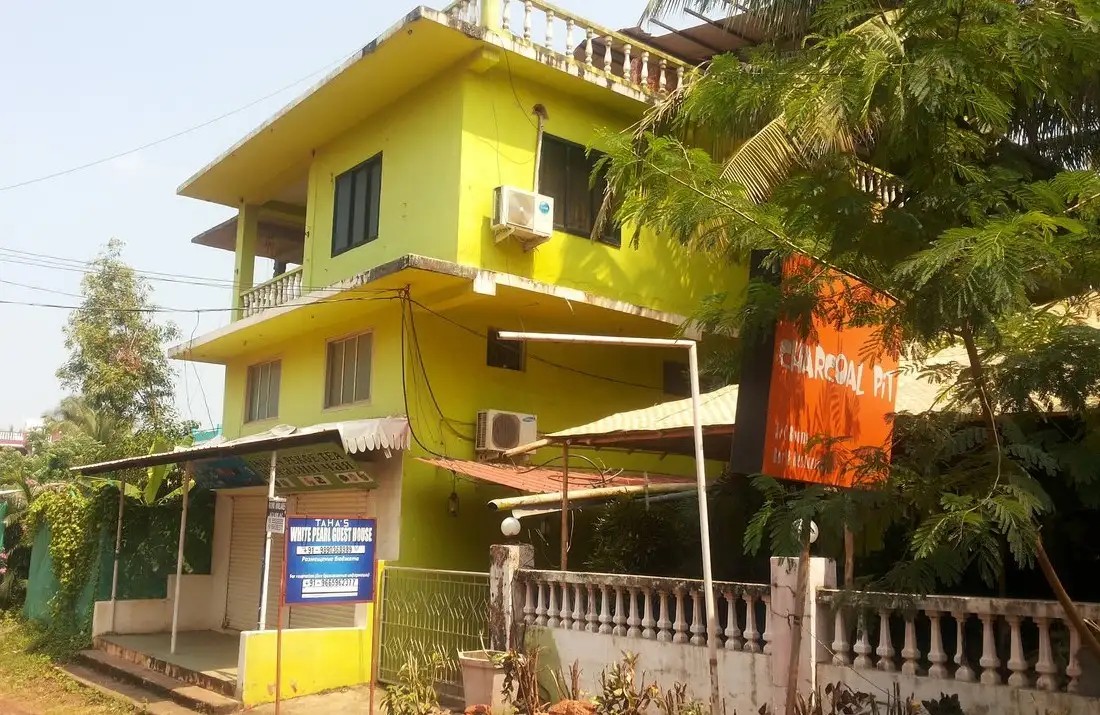 TAHA WHITE PEARLS (EX. SAVITRI GUEST HOUSE)