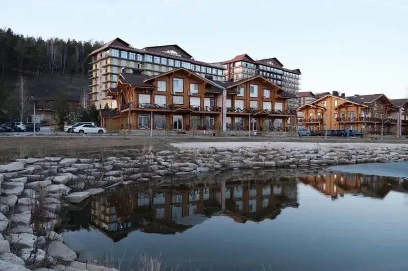 BUSINESS RESIDENCE