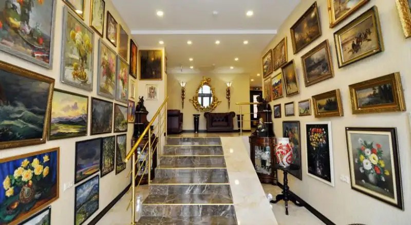 GM HOTEL