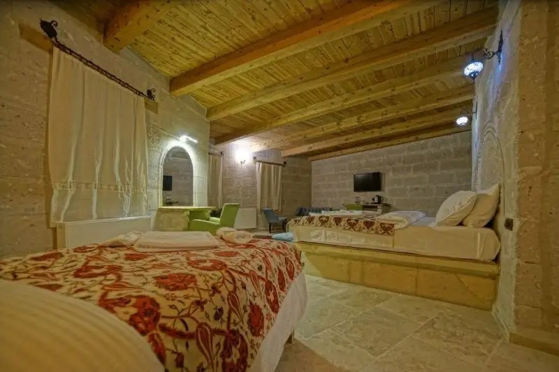 ZEUS CAVE SUITES