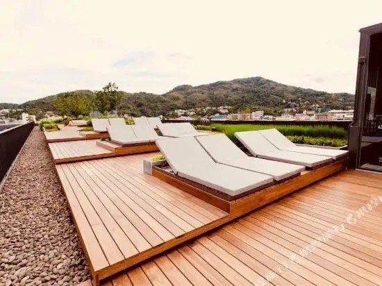 THE DECK PATONG BY DREAM