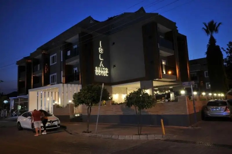 ISLA APART HOTEL