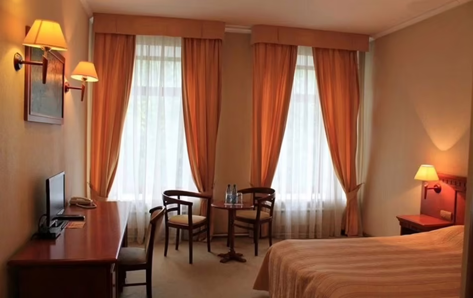 GOLDEN HOTEL (ГОЛДЕН ХОТЕЛ)