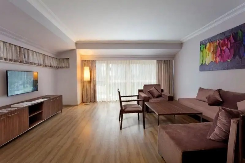 SEVEN SEAS HOTEL LIFE (EX. OTIUM HOTEL LIFE)