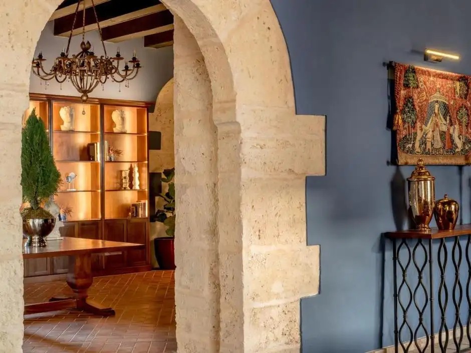 HOSTAL NICOLAS DE OVANDO 