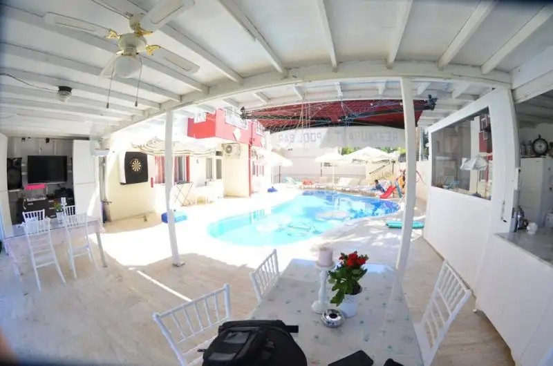 SIDE APART HOTEL