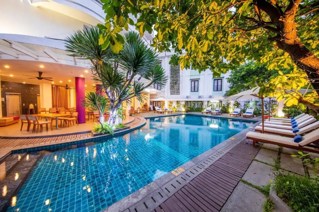 EMM HOTEL HUE