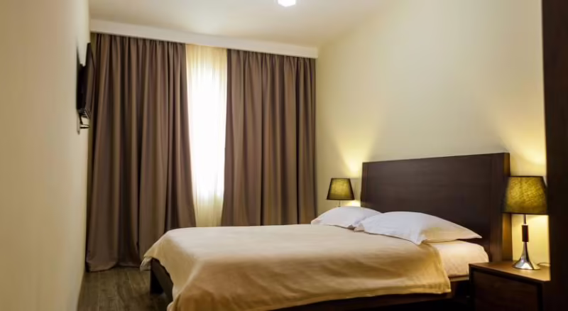 CRYSTAL HILL RESORT