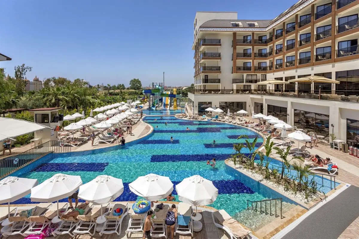 GLAMOUR RESORT & SPA