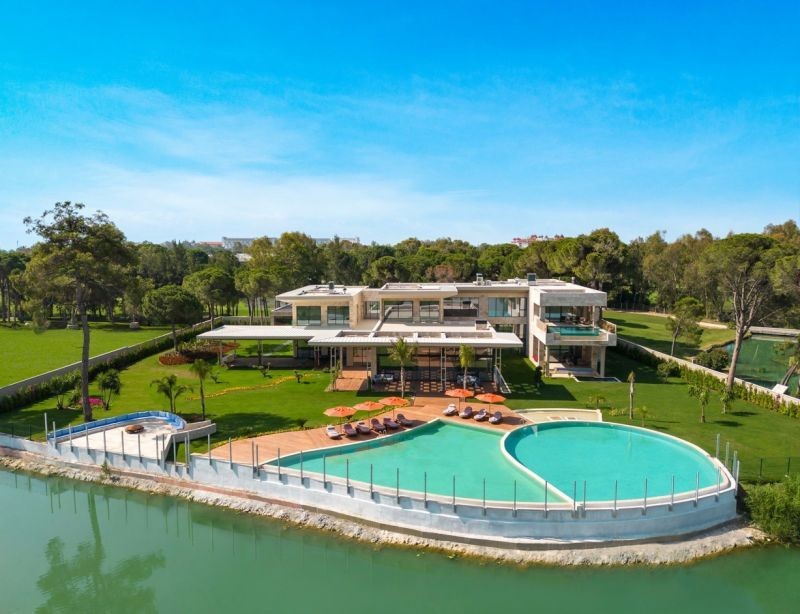 6 bedroom palazzo royal mansions