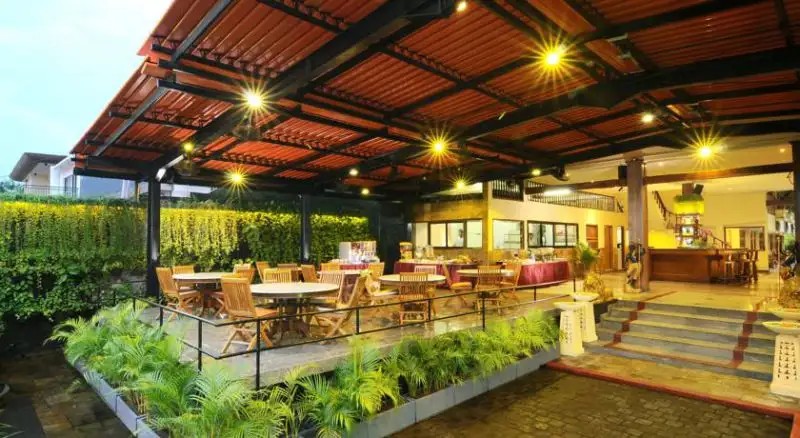 GREEN GARDEN