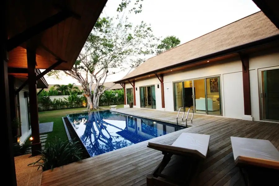 TWO VILLAS HOLIDAY - ORIENTAL STYLE NAIHARN BEACH