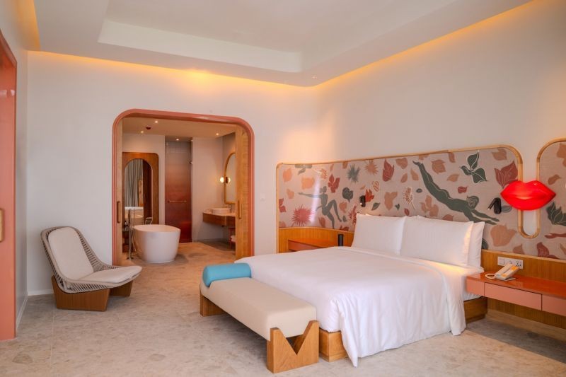 deluxe one bedroom suite with ocean view and private pool