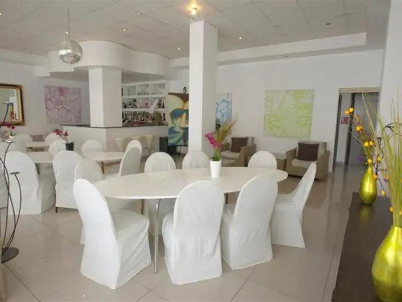 THE PALMS LIMASSOL APART