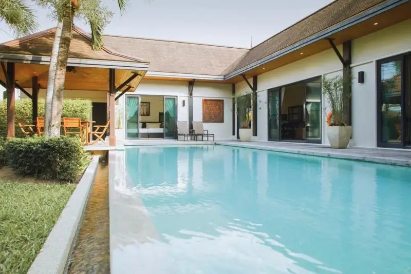 TWO VILLAS HOLIDAY - ORIENTAL STYLE LAYAN BEACH