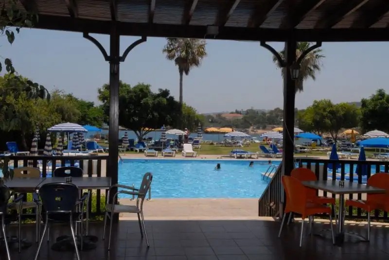 MAISTRALI PROTARAS APART