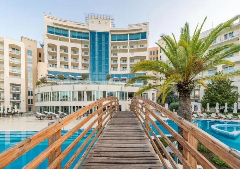 SPLENDID CONFERENCE & SPA RESORT 