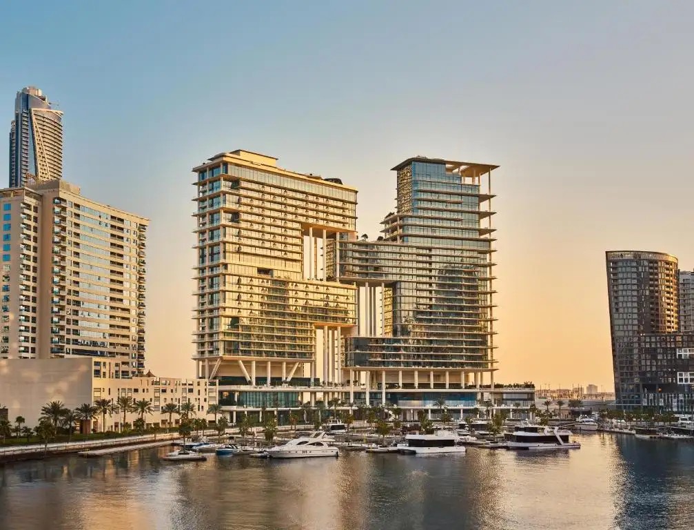 THE LANA DORCHESTER COLLECTION
