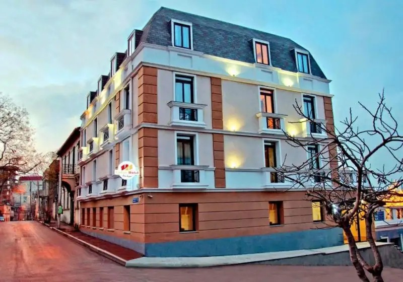 URBAN BOUTIQUE HOTEL