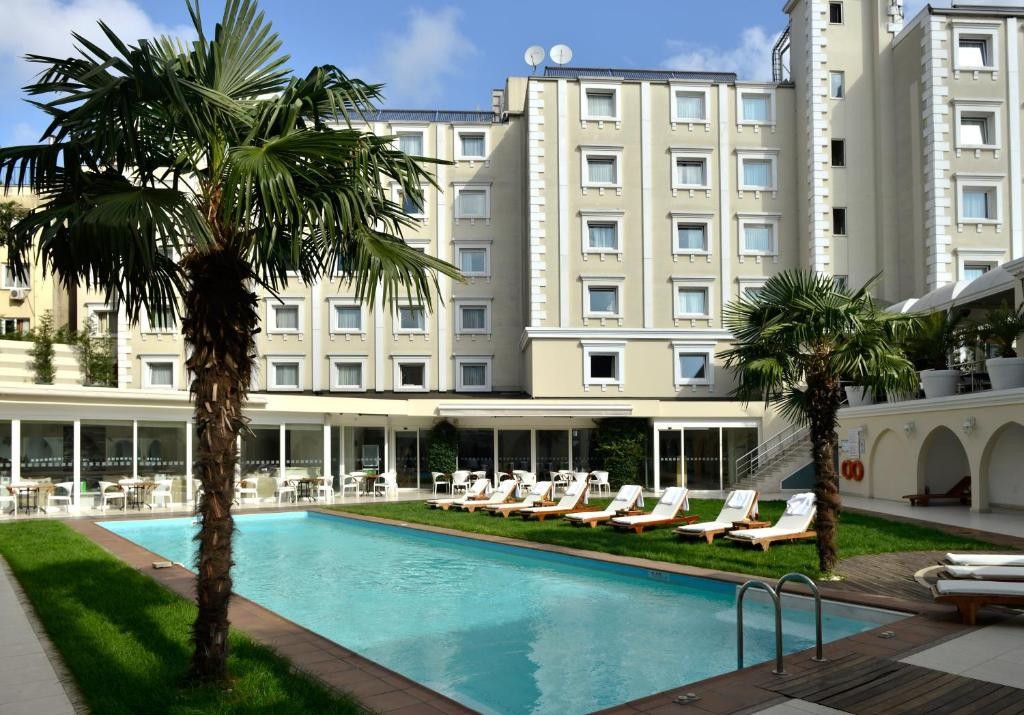 HOLIDAY INN ISTANBUL CITY TOPKAPI