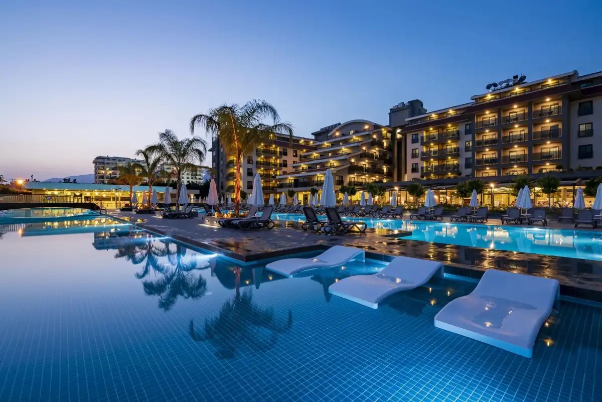 GREEN GARDEN RESORT HOTEL