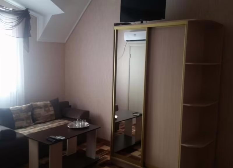 ПОМЕСТЬЕ В КРЫМСКЕ