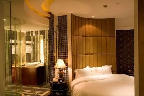 MANHATTAN JINLING BUSINESS