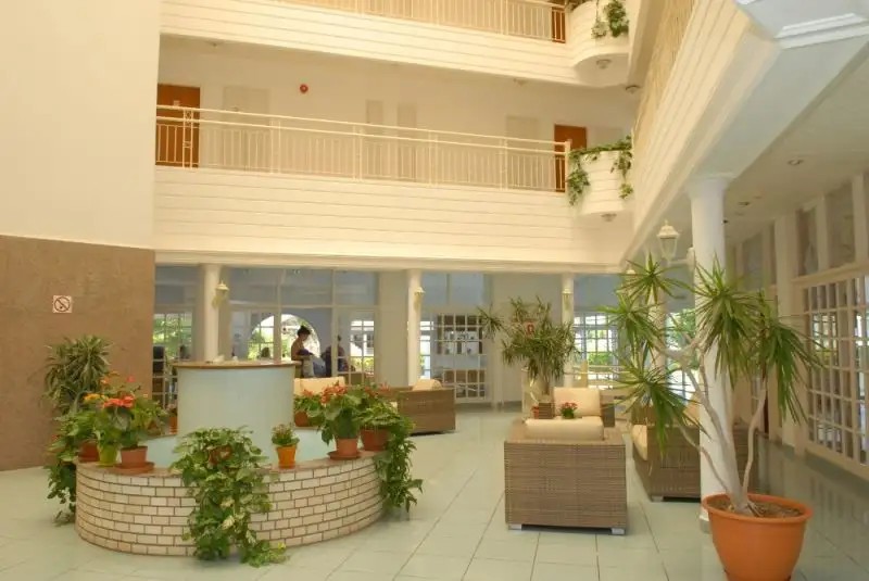 MAISTRALI PROTARAS APART