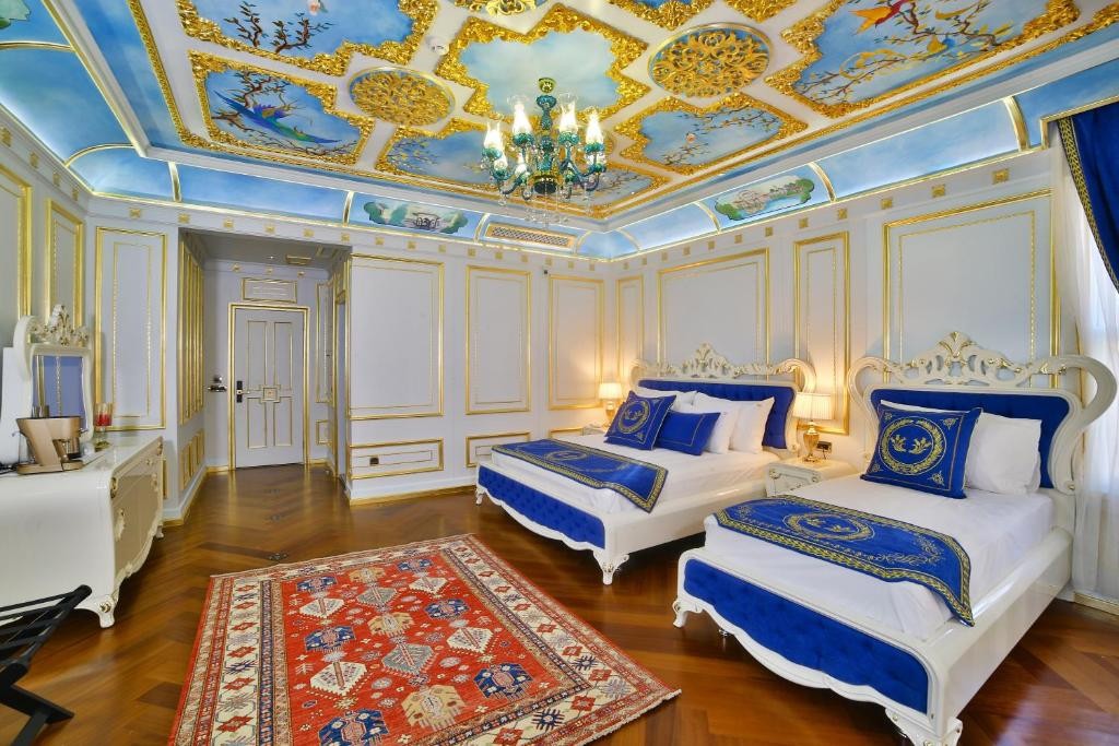 SEVEN HILLS PALACE HOTEL