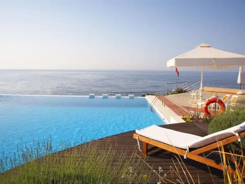 THRAKI PALACE
