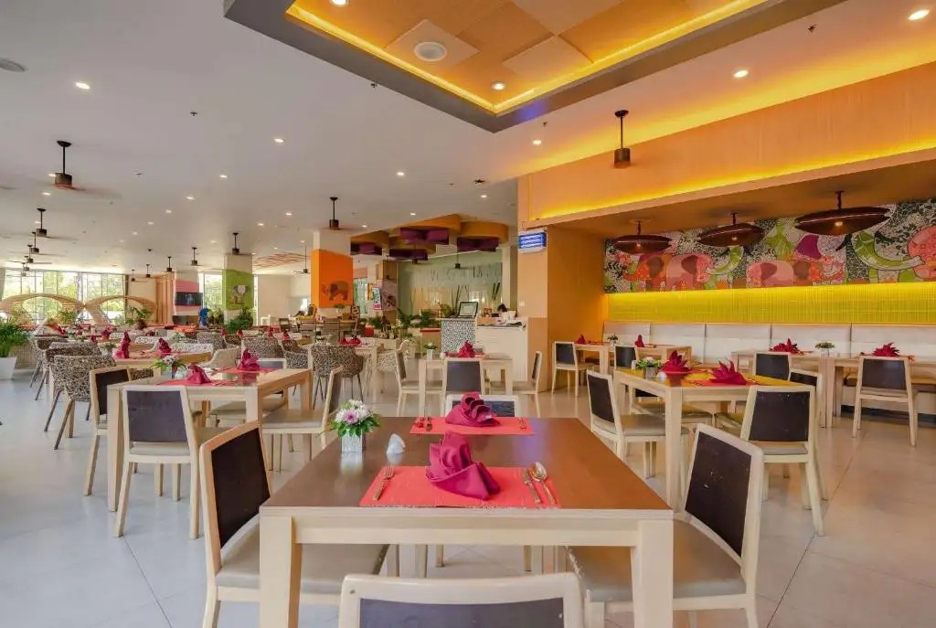 RAMADA BY WYNDHAM PHUKET DEEVANA