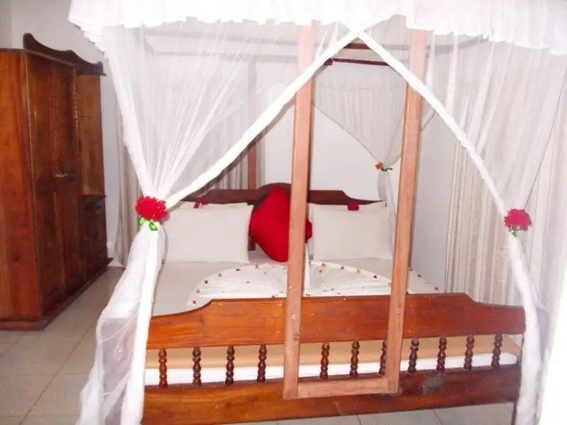 SAFARI LODGE