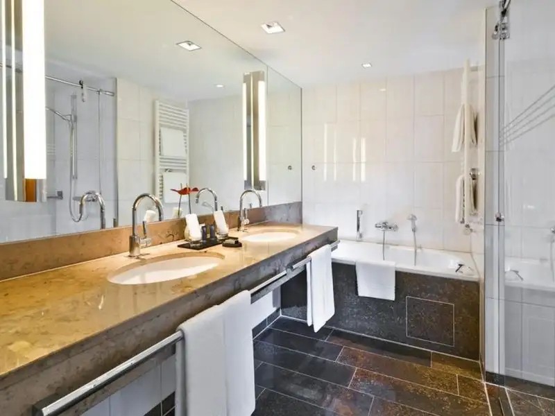 DORINT HOTEL AM HEUMARKT