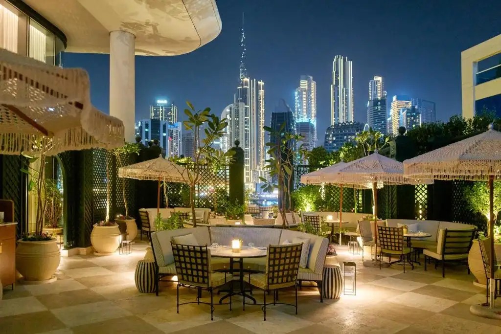 THE LANA DORCHESTER COLLECTION