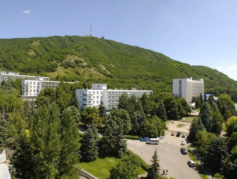 ЛЕНИНСКИЕ СКАЛЫ
