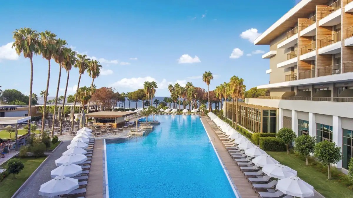 ACANTHUS CENNET BARUT COLLECTION