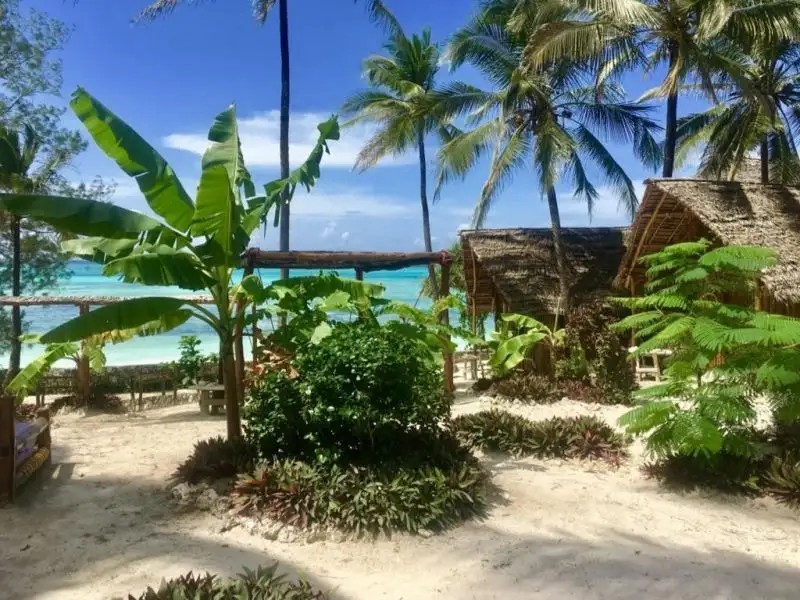 MNANA BEACH BUNGALOWS