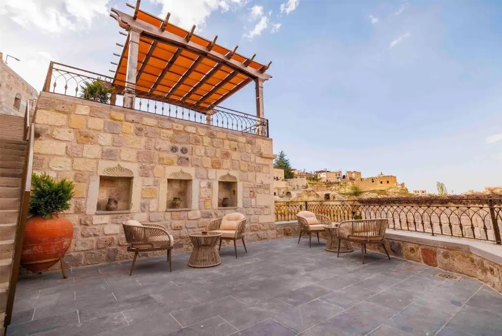 SIGNATURE CAVE PREMIUM SUITES
