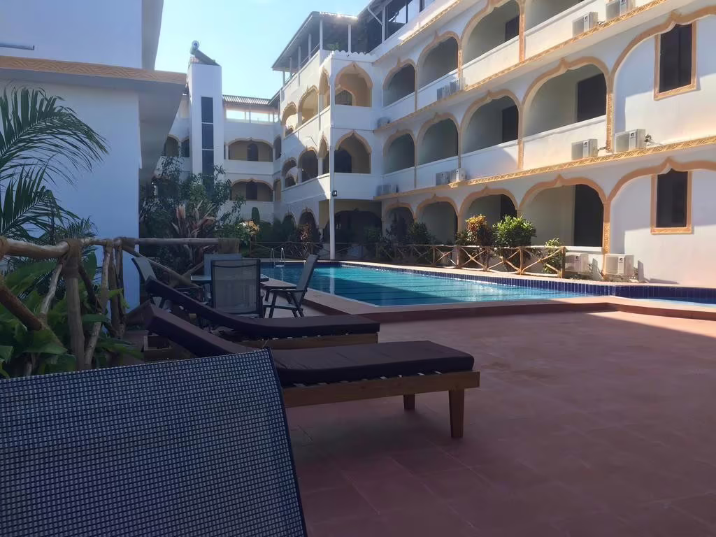 MANDHARI VILLA BEACH HOTEL