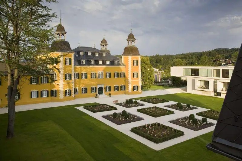 FALKENSTEINER SCHLOSSHOTEL VELDEN