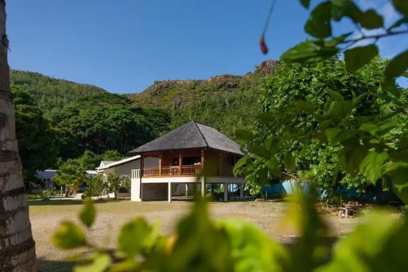 HIDEAWAY HOLIDAY APARTMENTS