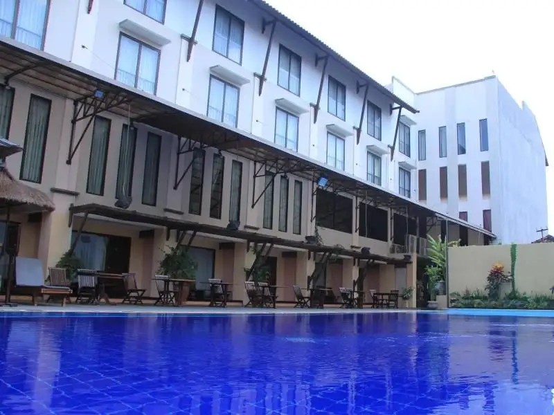 THE GRAND SANTHI HOTEL