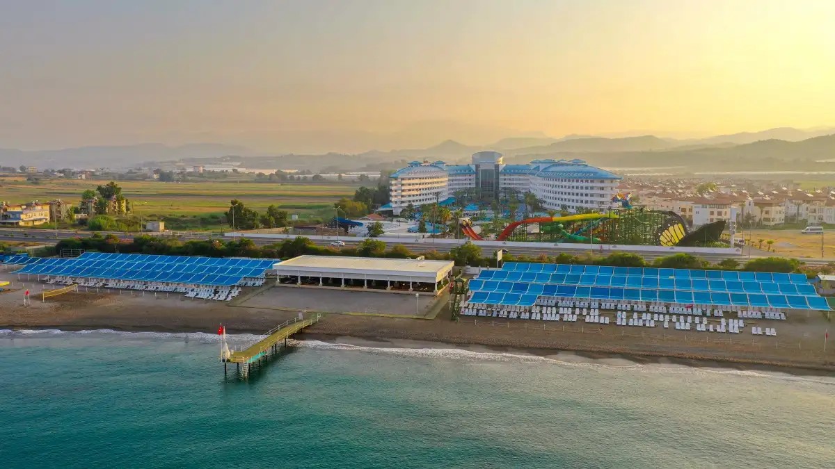 CRYSTAL ADMIRAL AQUA COLLECTION (EX. CRYSTAL ADMIRAL RESORT SUITES & SPA)
