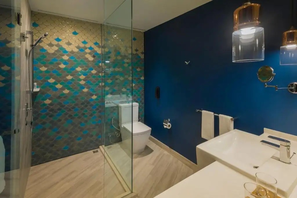 HOLIDAY INN VANA NAVA